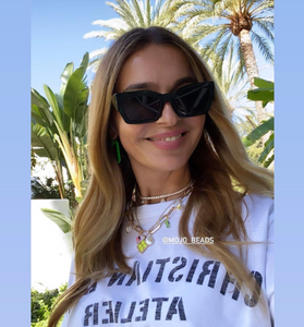 Lady in Pearl Necklace